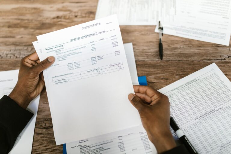 IFRS vs Moroccan GAAP - illustrative office finance photo